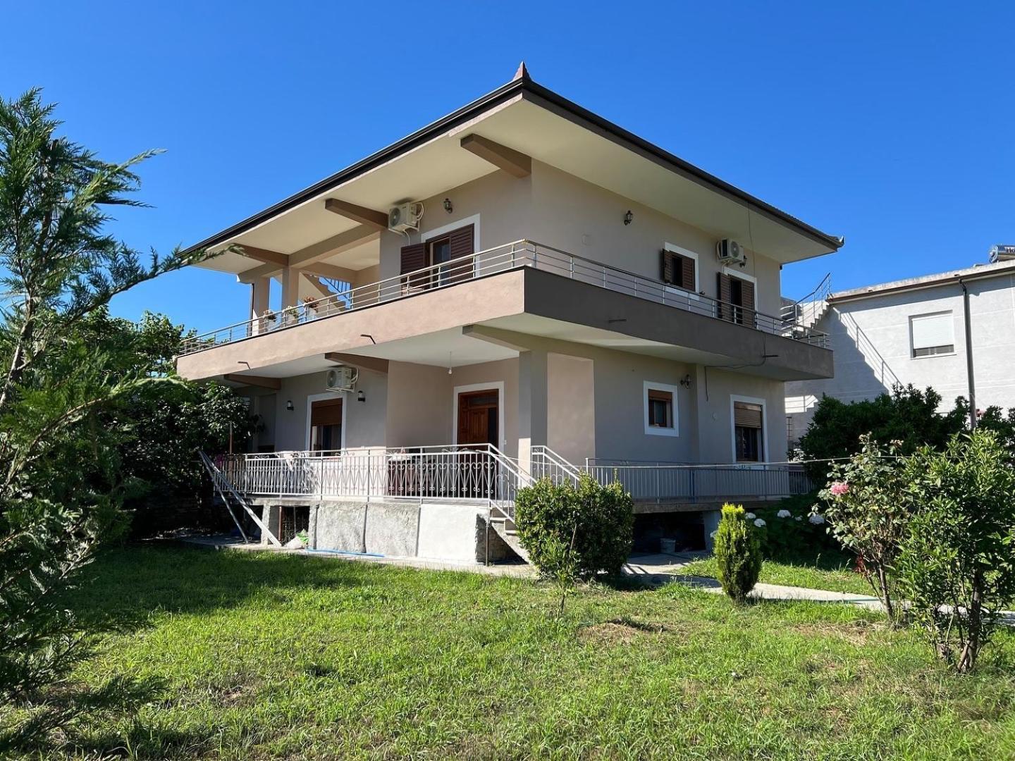 Villa Fjorentin Berat Eksteriør bilde